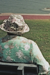 woman on bench/